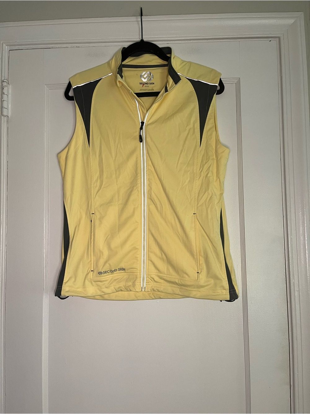 Women’s Medium Second Skin Yellow & Gray Athletic Zip Vest